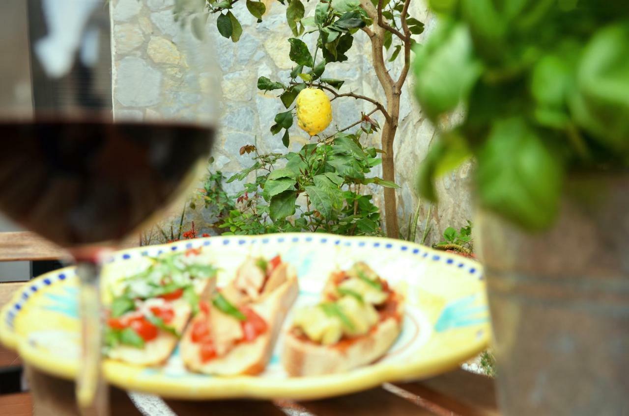 B&B Cetara Amalfi Coast ภายนอก รูปภาพ